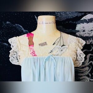 LAST CHANCE ✅ VTG 1990s Baby Blue Chemise Top with Lace Cap Sleeves
